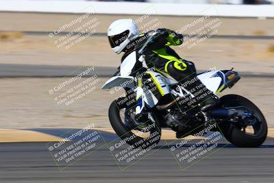 media/Jan-08-2022-SoCal Trackdays (Sat) [[1ec2777125]]/Turn 14 Outside (1050am)/